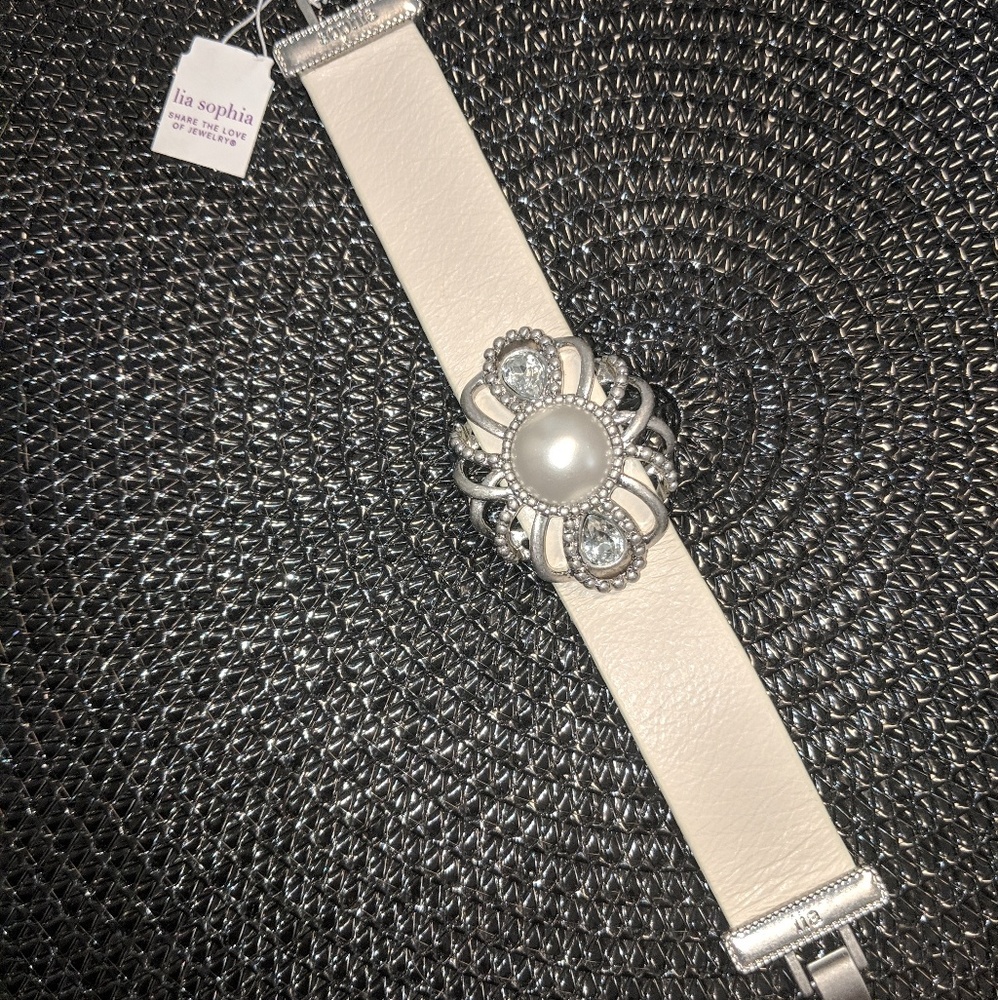 🆕🎁 Lia Sophia Victorian Silver Pearl Bracelet